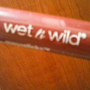 NWT wet n wild Cruelty Free Vined nd DinedLip Glos